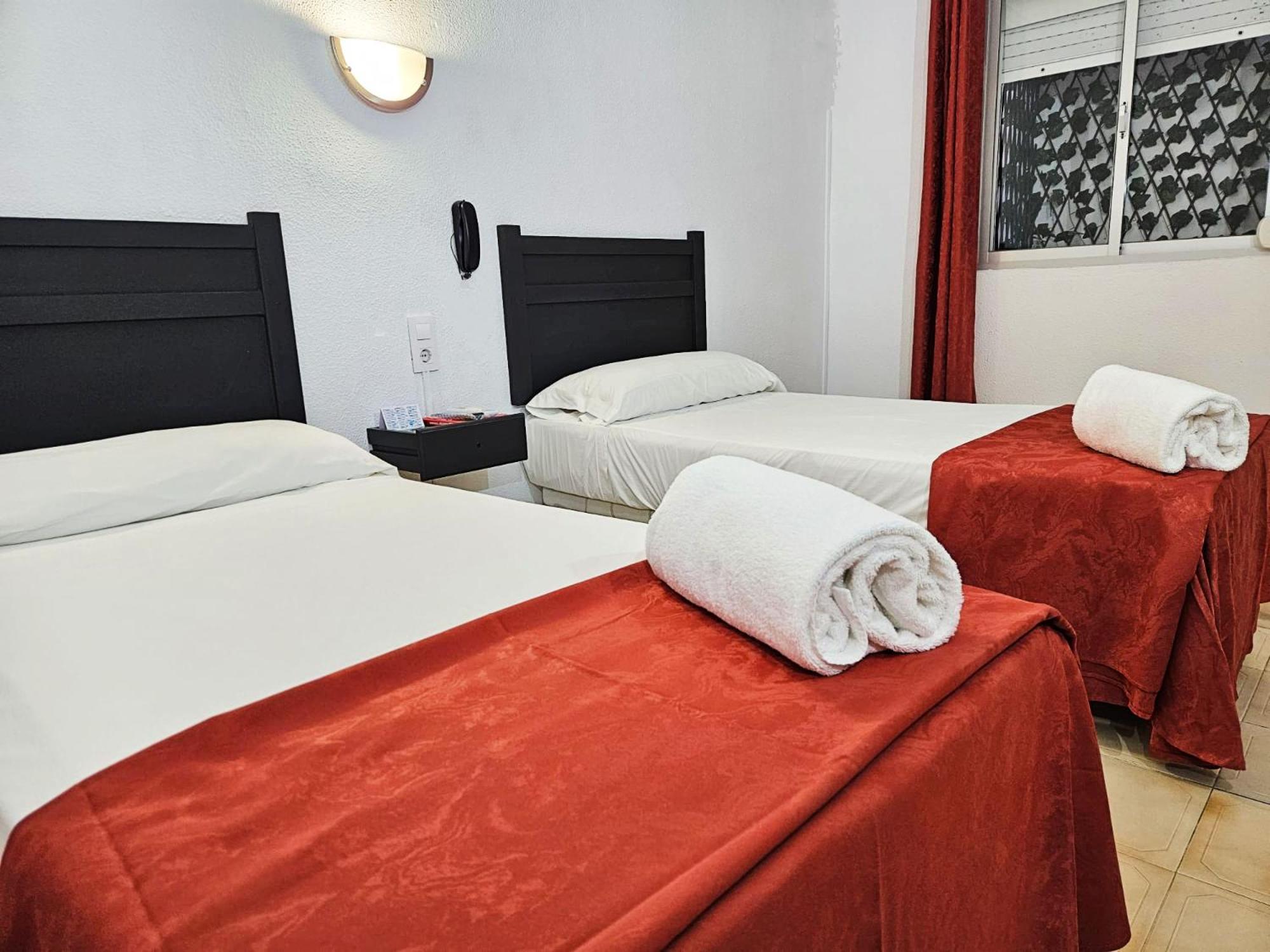 Hotel San Vicente - Centro Playa Conil De La Frontera Rom bilde